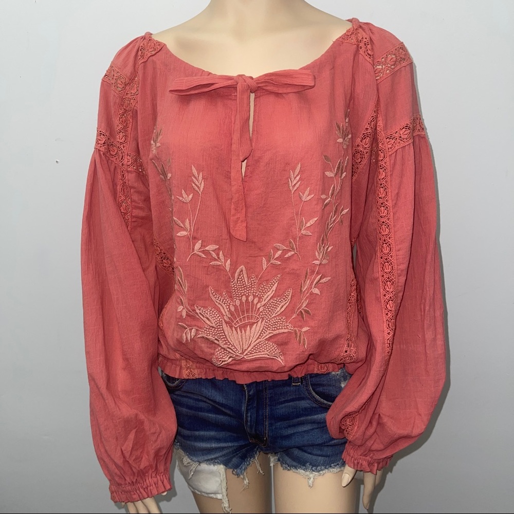 Free People Embroidered Boho Peasant Top Size Small - Picture 2 of 13